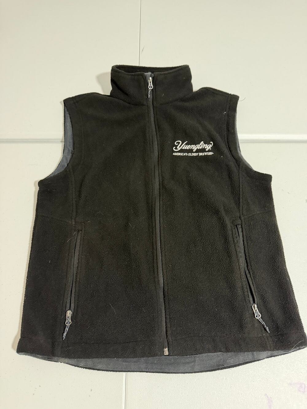 Port Authority Yuengling Beer Fleece Vest Mens Medium Black Full Zip